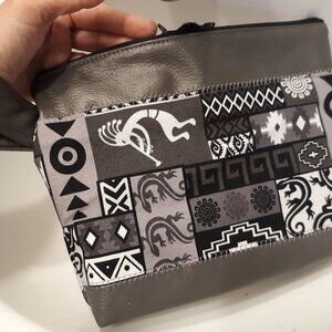New Western Gecko Kokopelli Gray Faux Leather Clutch travel make-up bag Wristlet